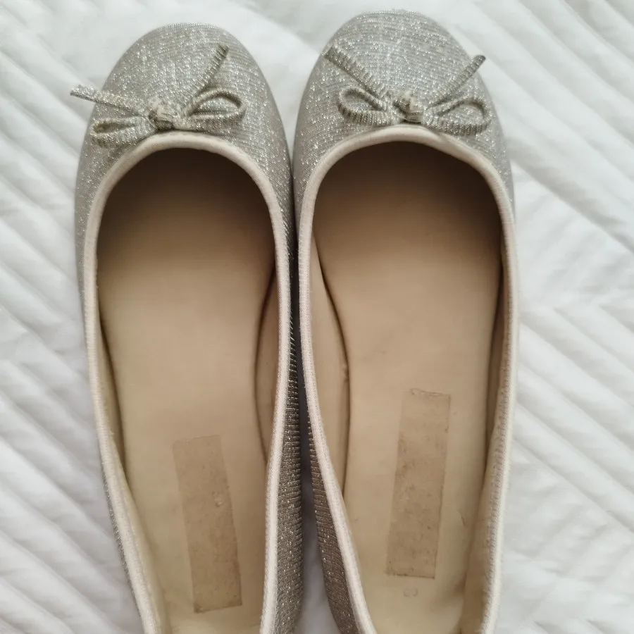 کفش بابت عروسکی