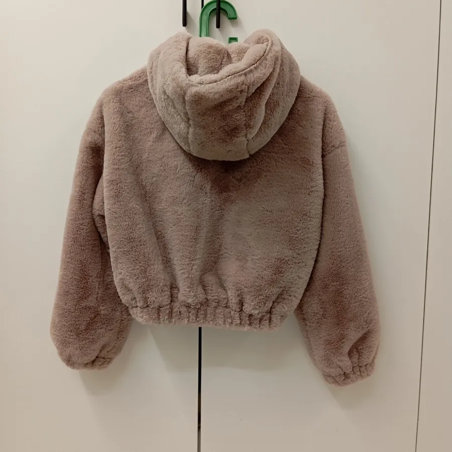 کاپشن خز bershka