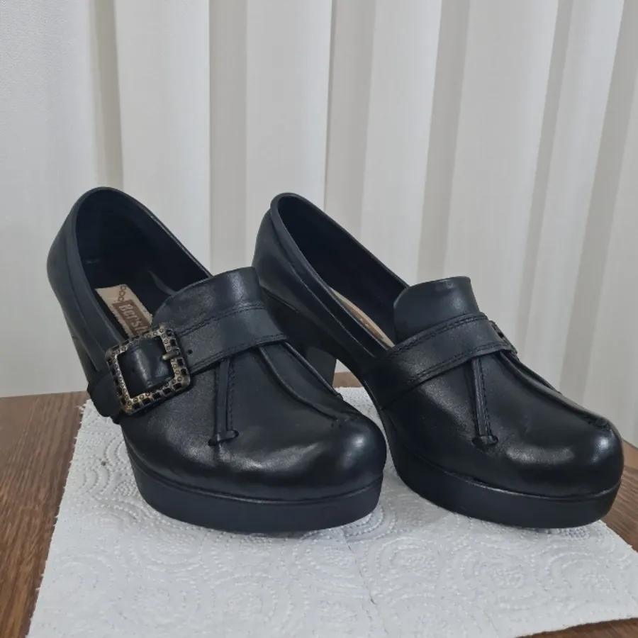 کفش چرم زنانه