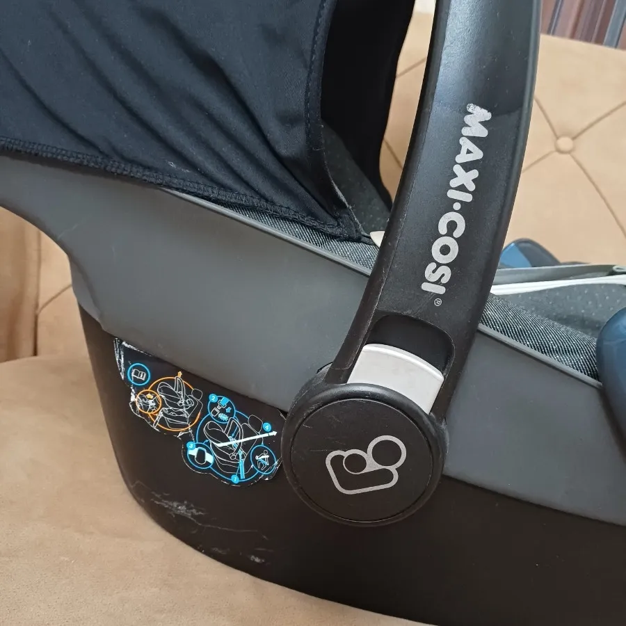 کریر و صندلی ماشین