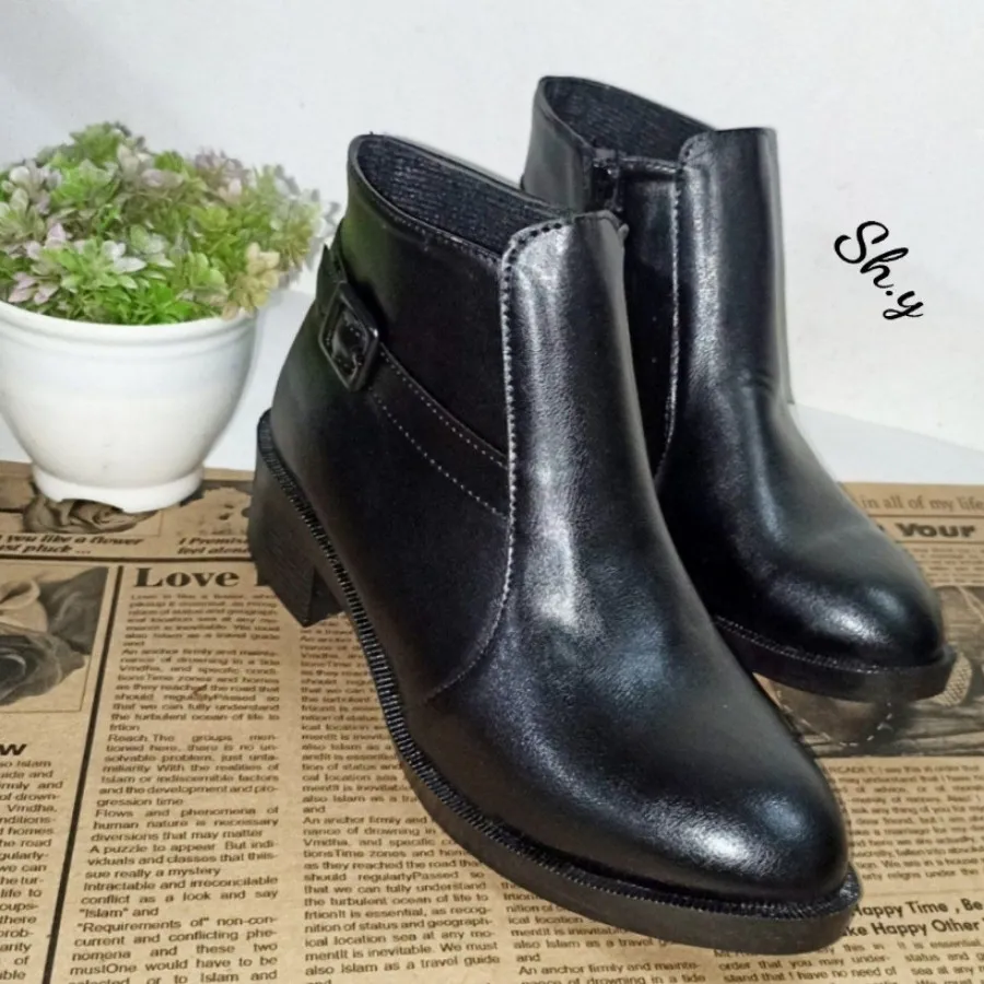 کفش نیم بوت