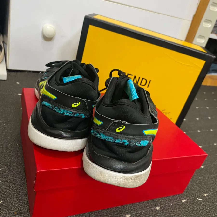 کتونی اسیکس