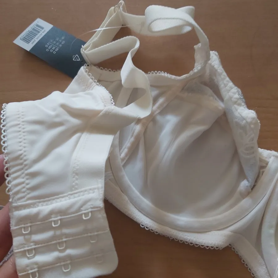 سوتین فنردار آلمانی