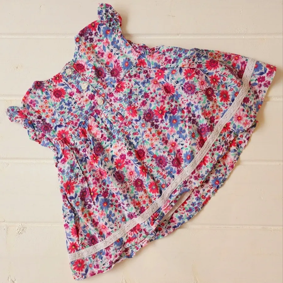 پیراهن دخترانه