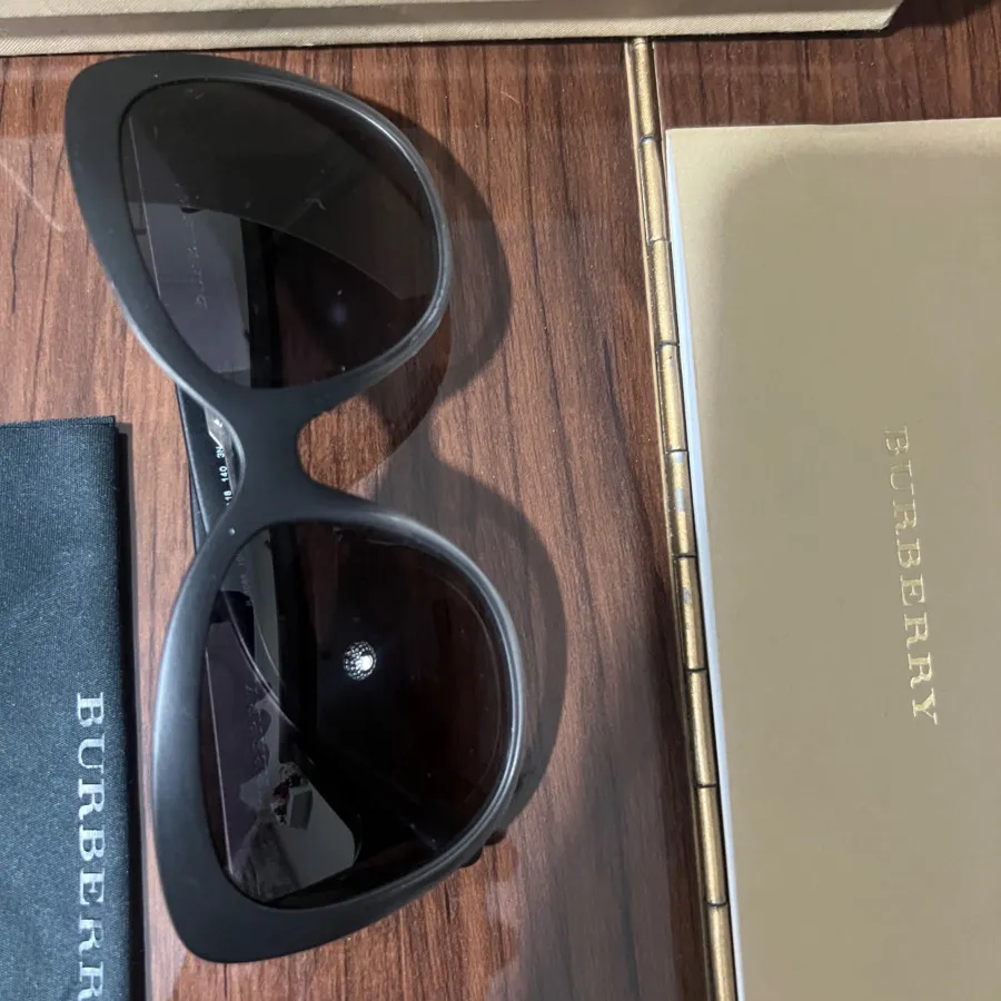 عینک اورجینال burberry