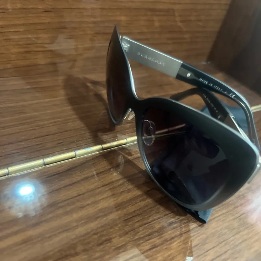 عینک اورجینال burberry