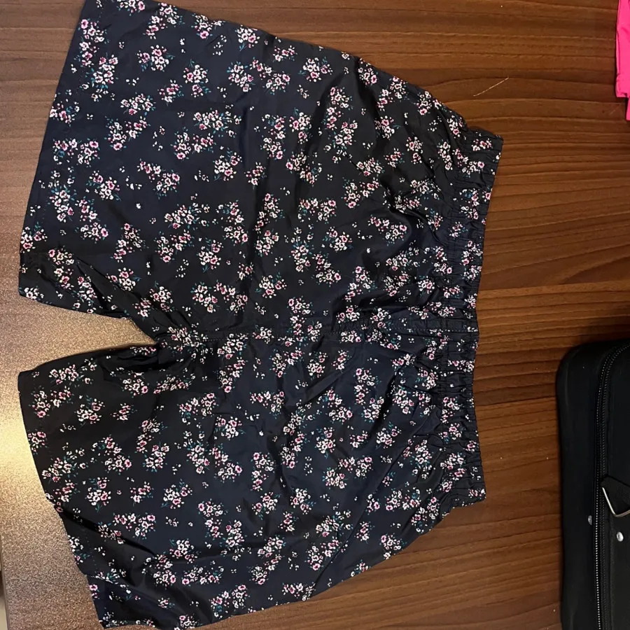 شلوارک گل گلی