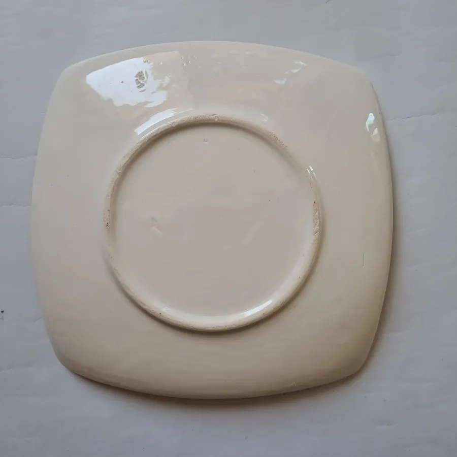 بشقاب چینی طرح فرانسوی