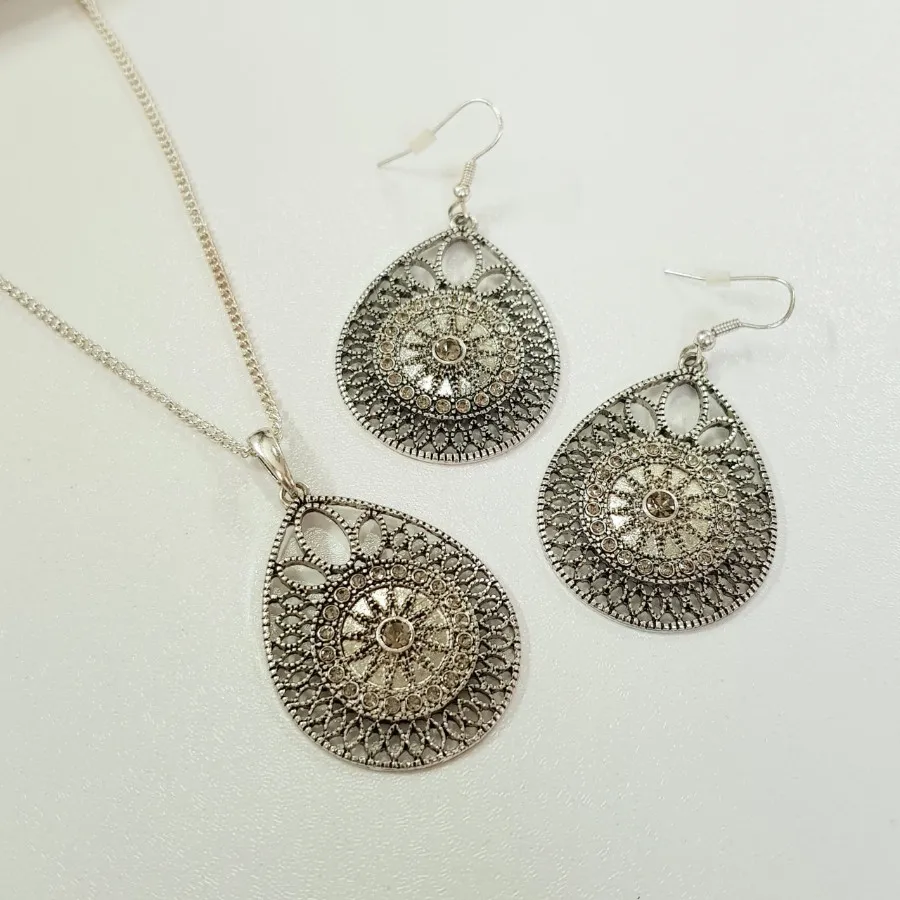 نیم ست گردنبند گوشواره