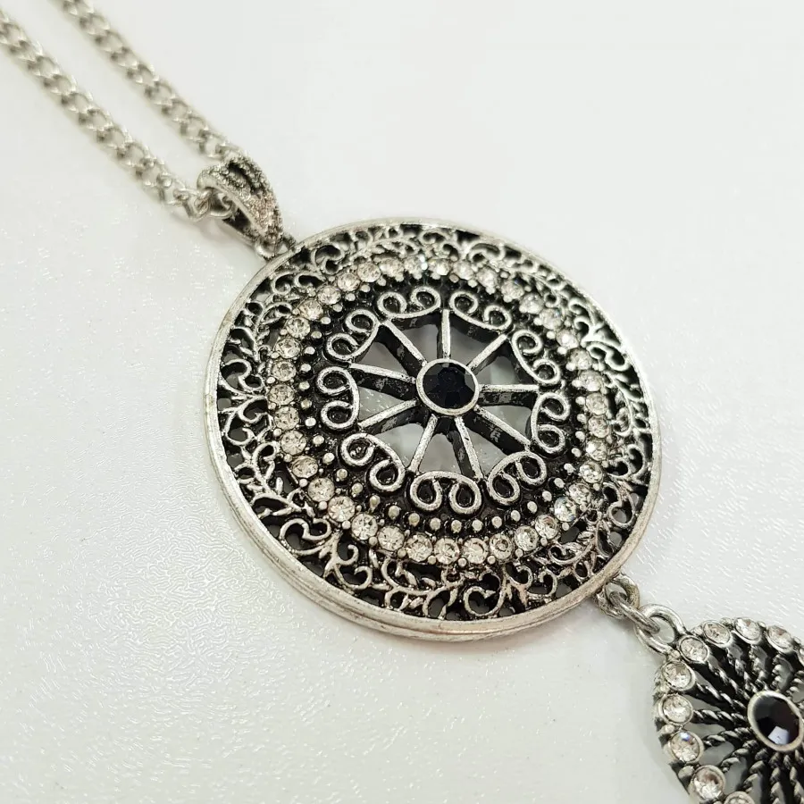 گردنبند رولباسی سیاه قلم