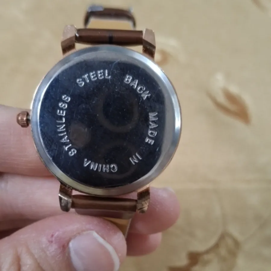 ساعت دخترانه