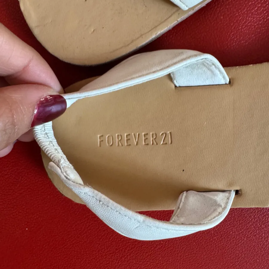 صندل forever 21