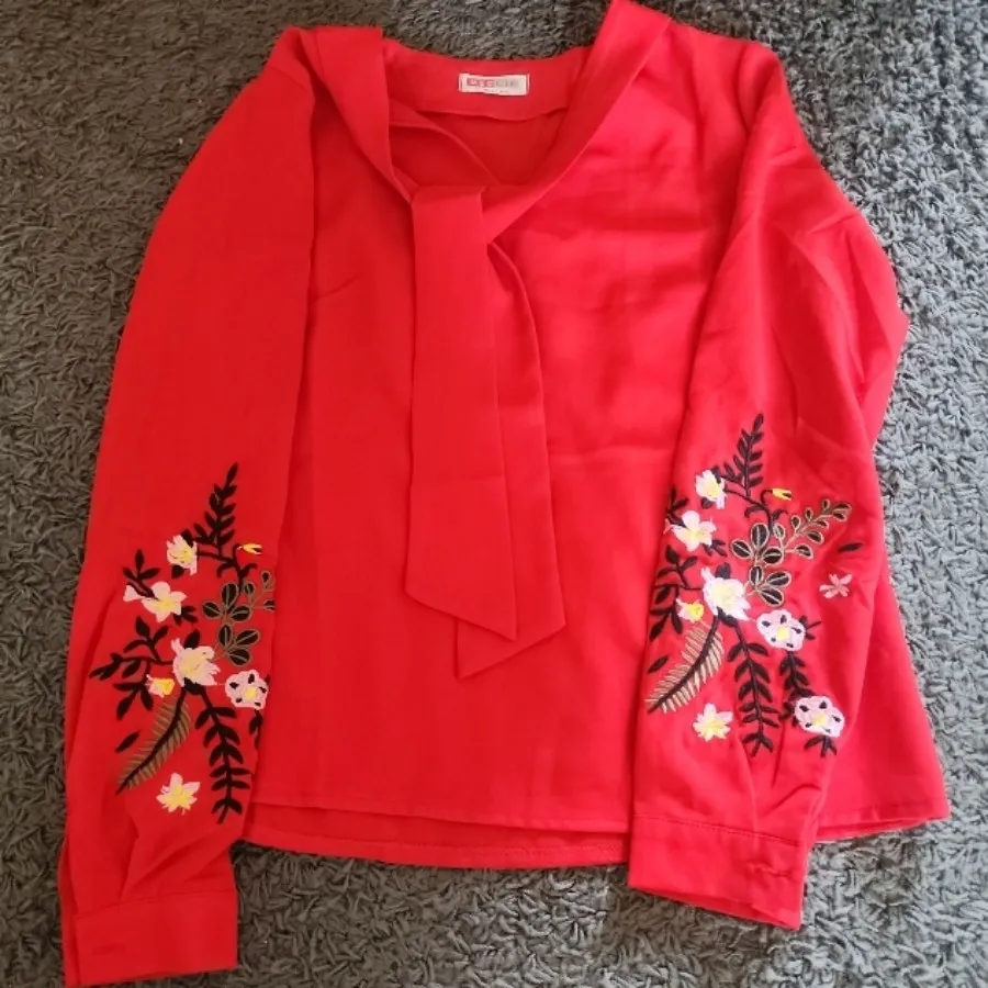 شومیز کرپ گلدوزی