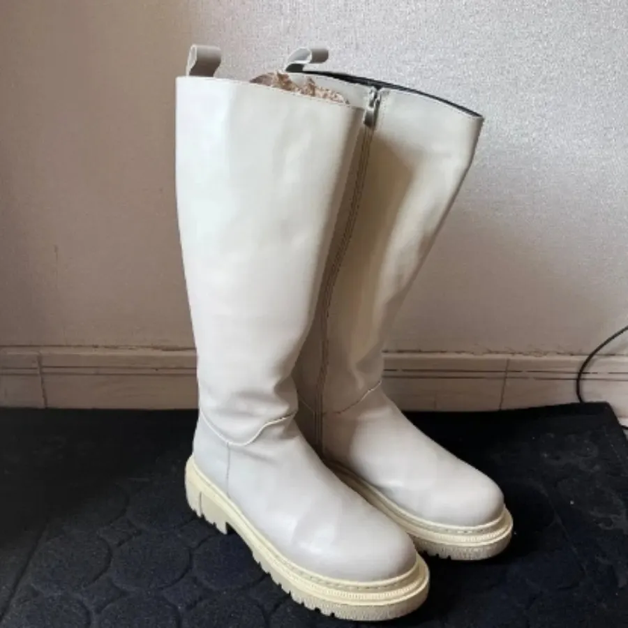 بوت چکمه سفید و کرم بلند