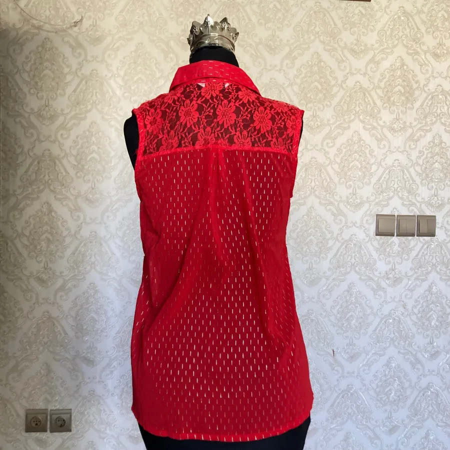 تاپ قرمز طلایی گیپور تور