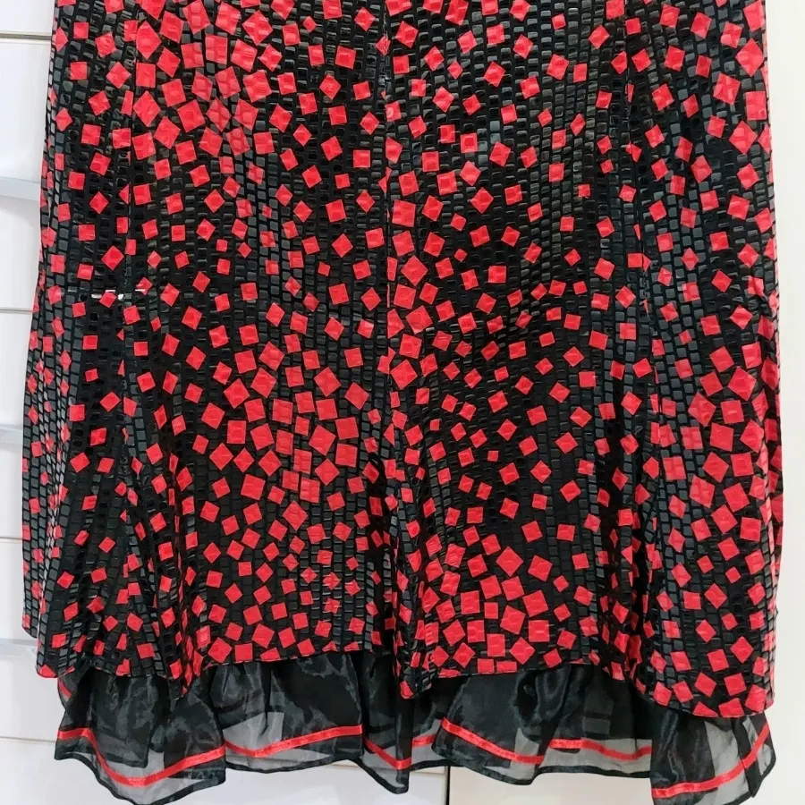 کت و دامن و تاپ