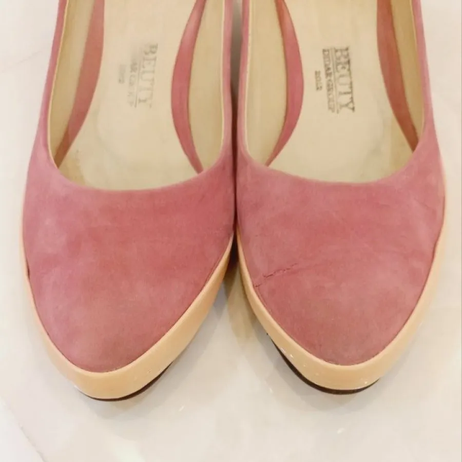 2 عدد کفش با هم