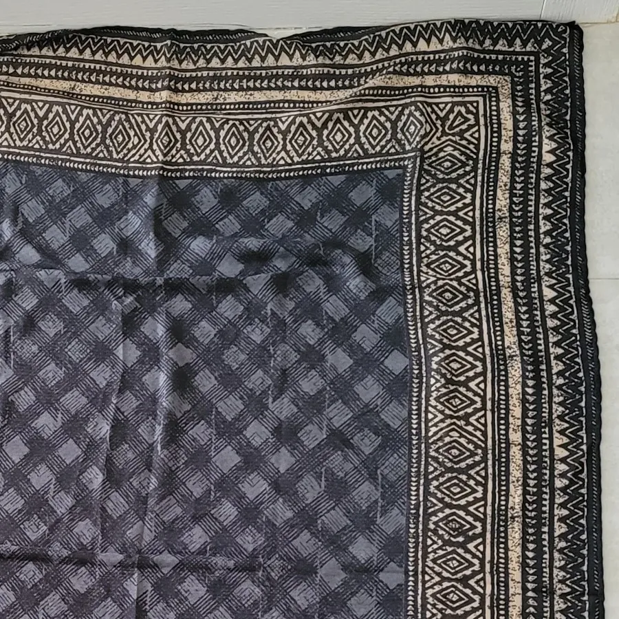 روسری دور دوخت