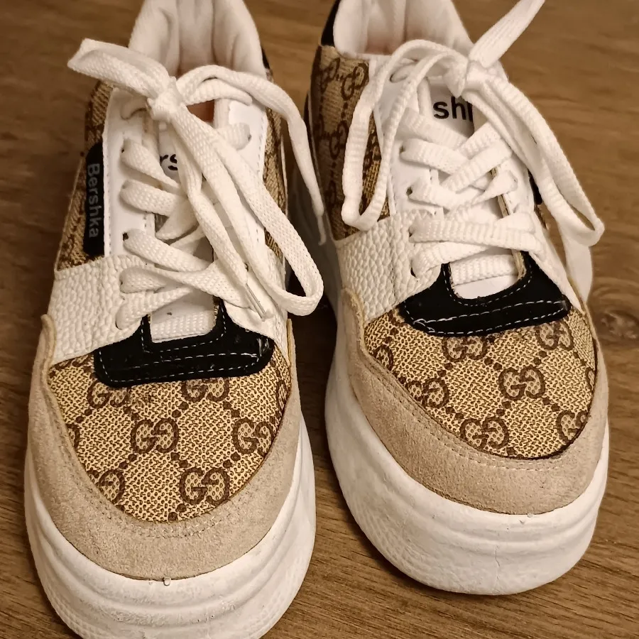 کتونی لژدار