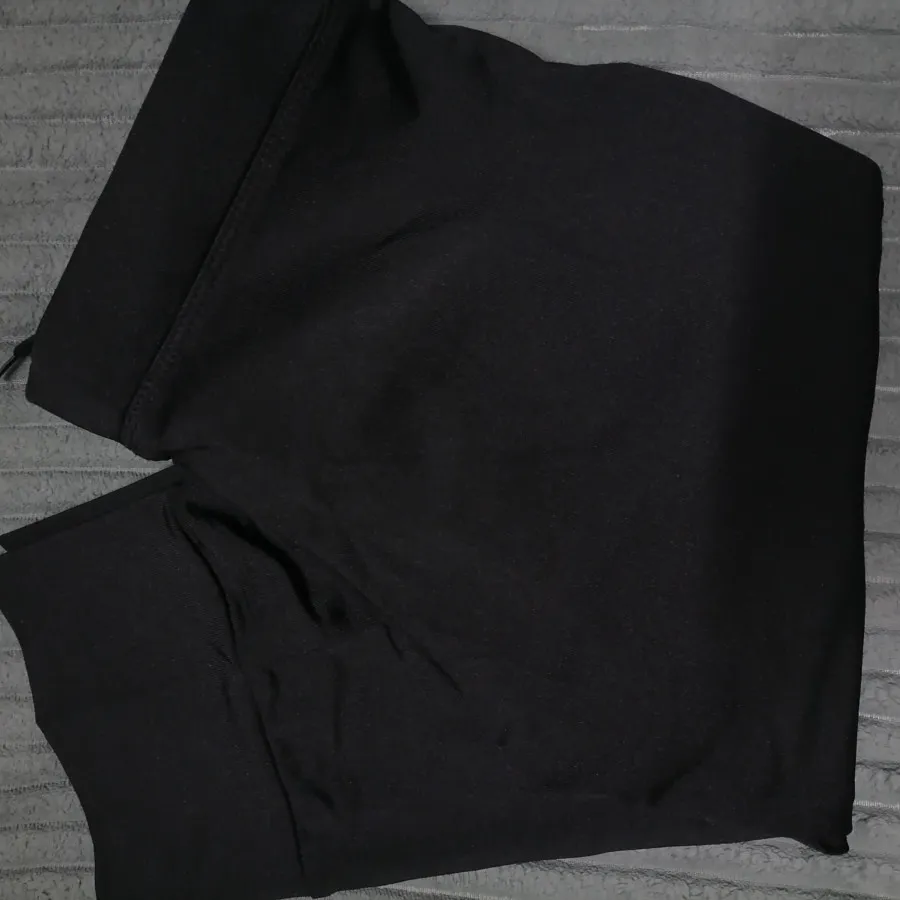 شلوارک ورزشی