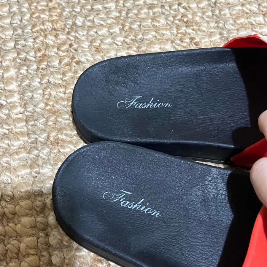 دمپایی ساحلی