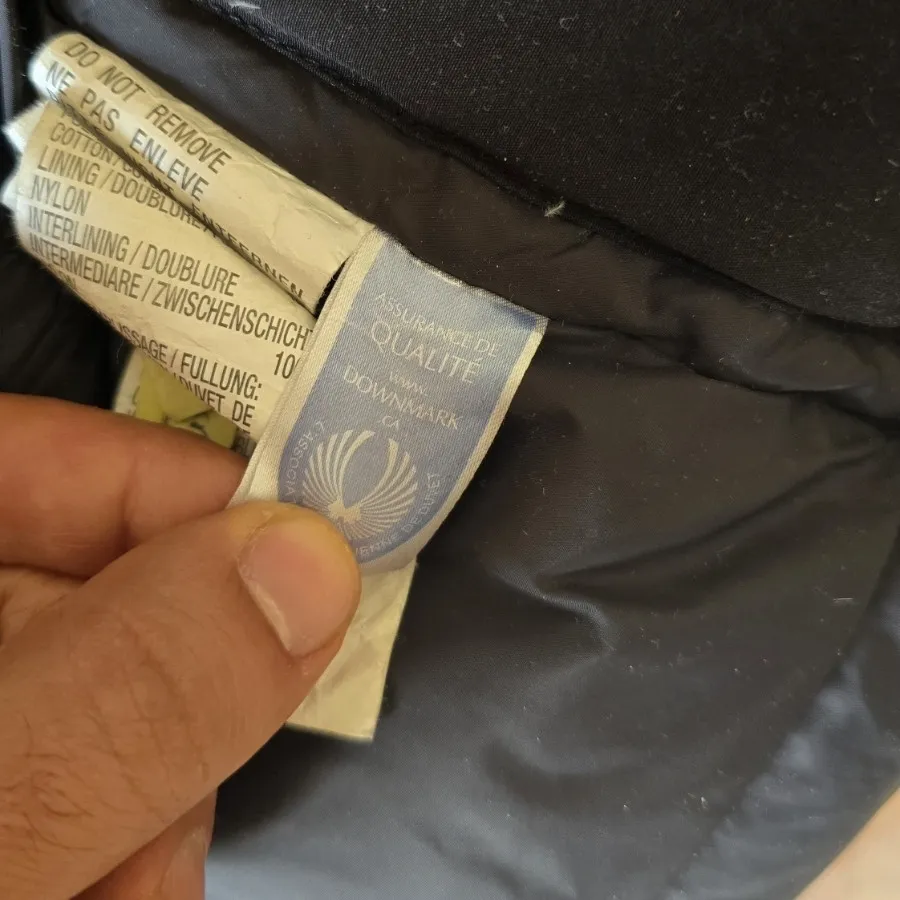 کاپشن کانادا گوس کانادایی