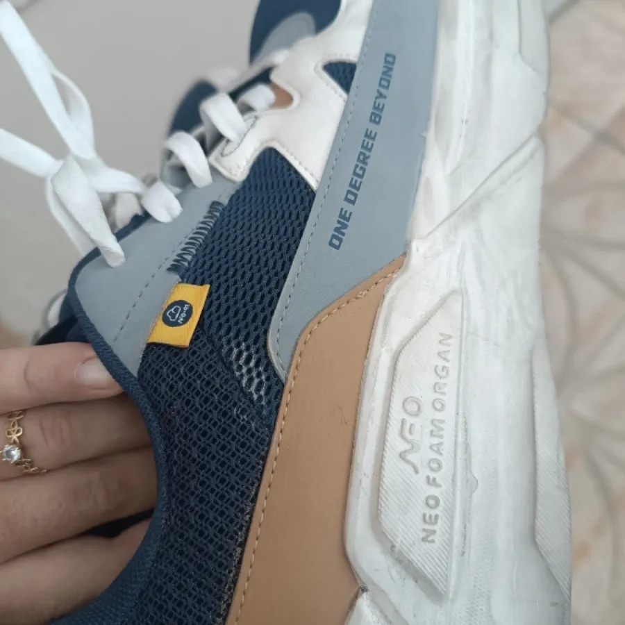 کتونی سایز 42