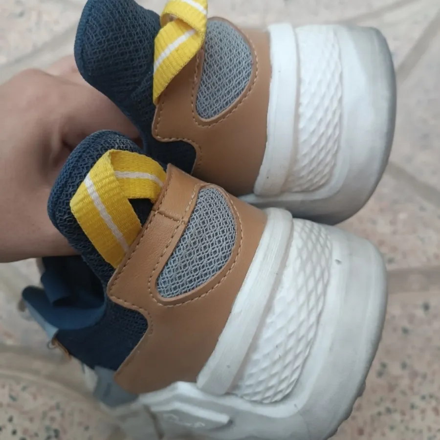 کتونی سایز 42