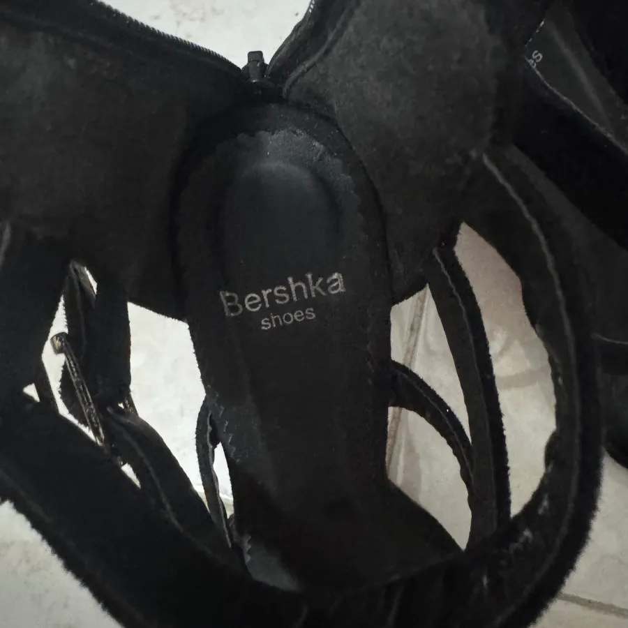 کفش Bershka 37