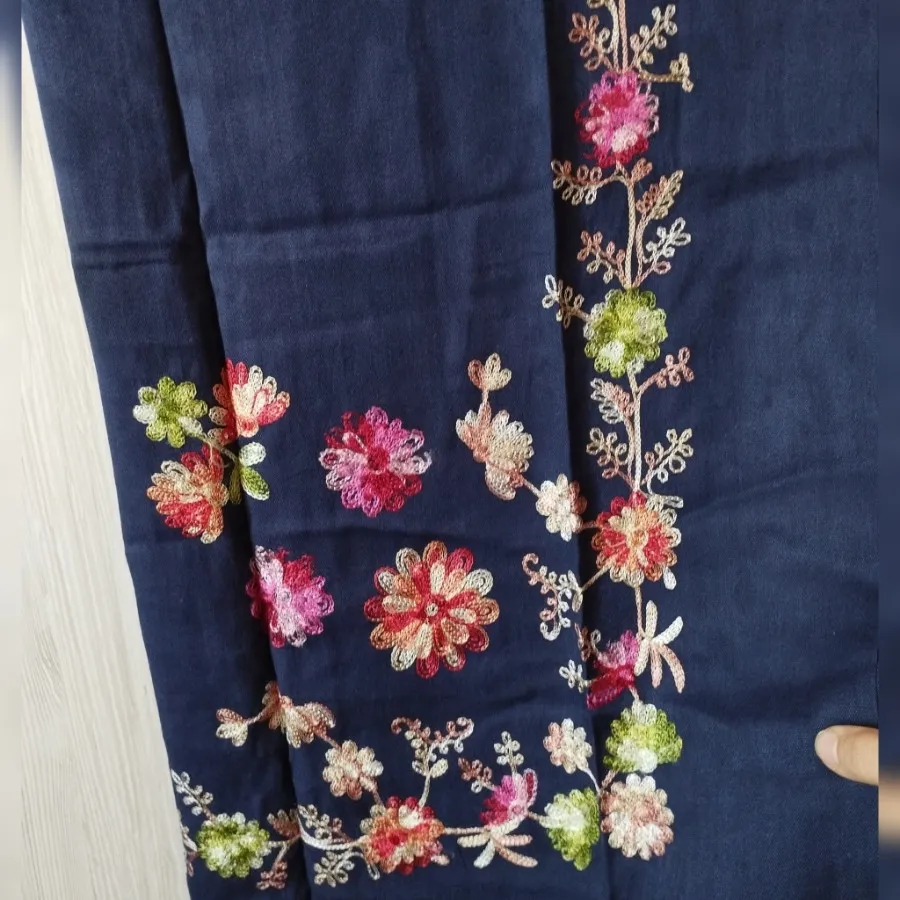 شال گلدوزی 159 تومن