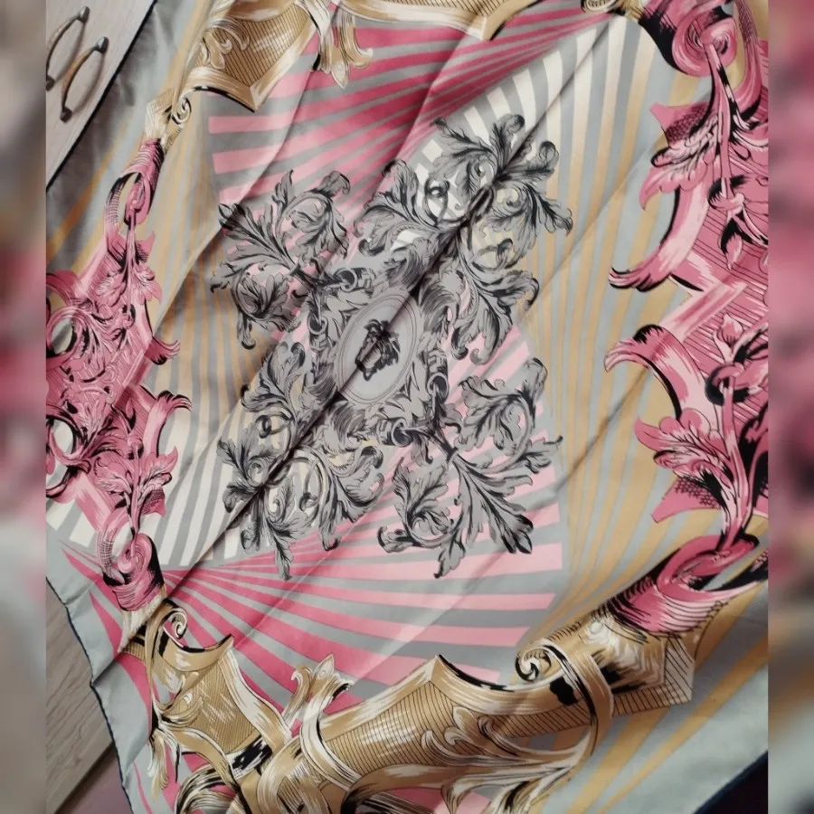 روسری ساتن دستدوز 199