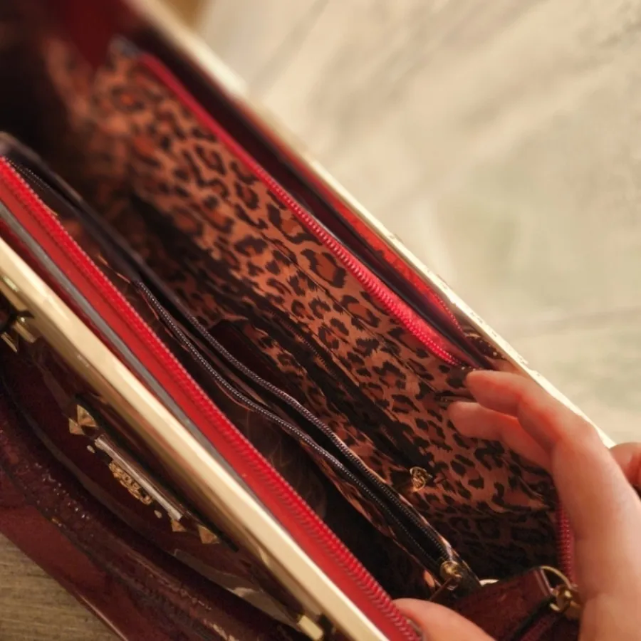 کیف ورنی زرشکی