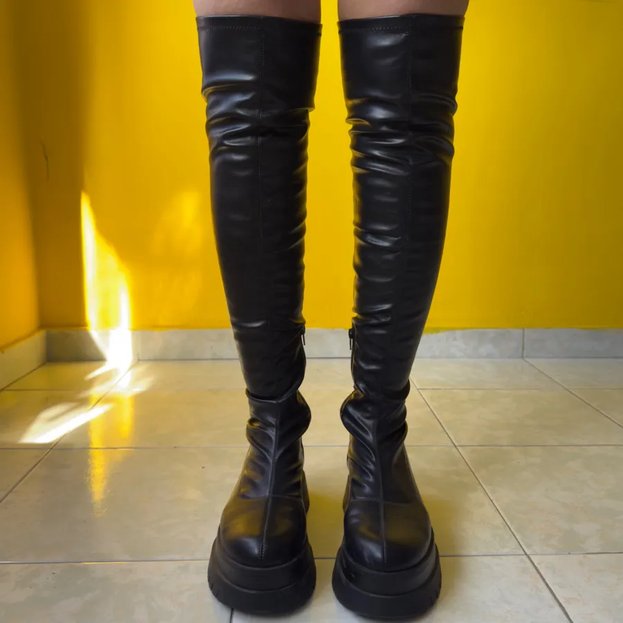 بوت بلند bershka