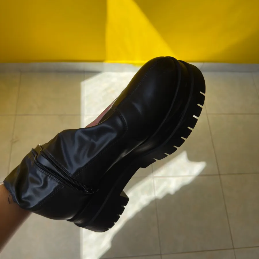 بوت بلند bershka