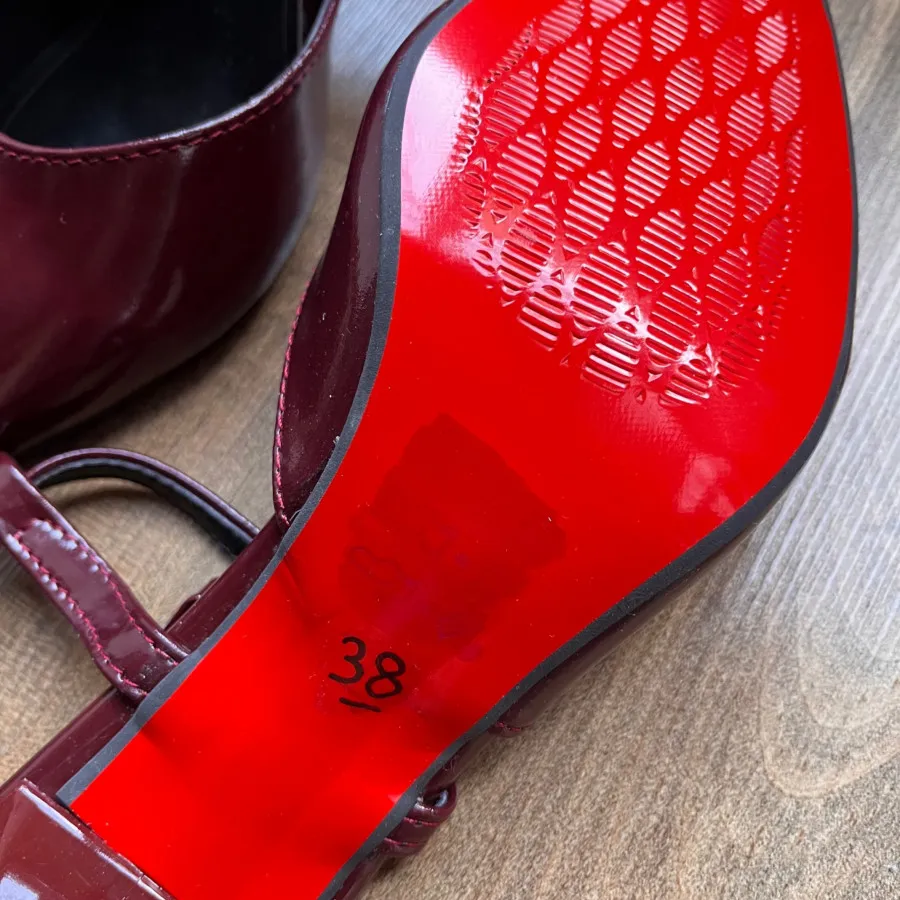 کفش پاشنه دار