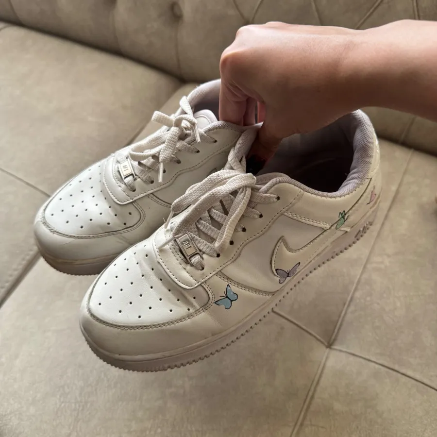 کفش کتونی ایرفورس