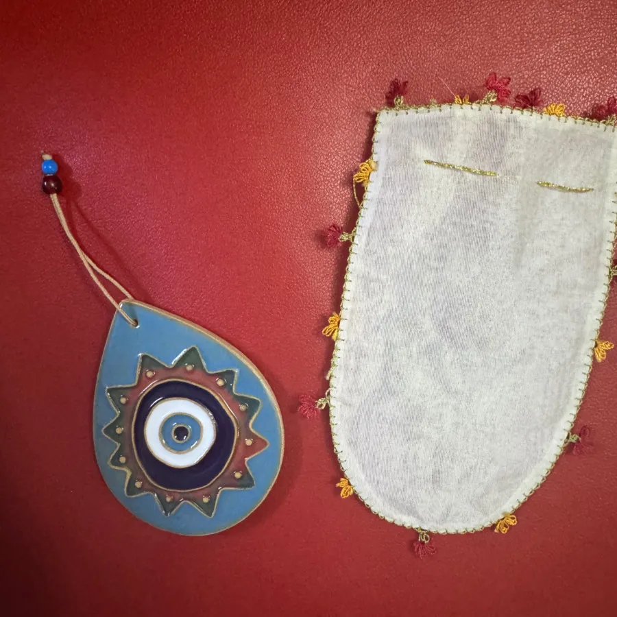 تزیینی چشم و نظر و کیفش