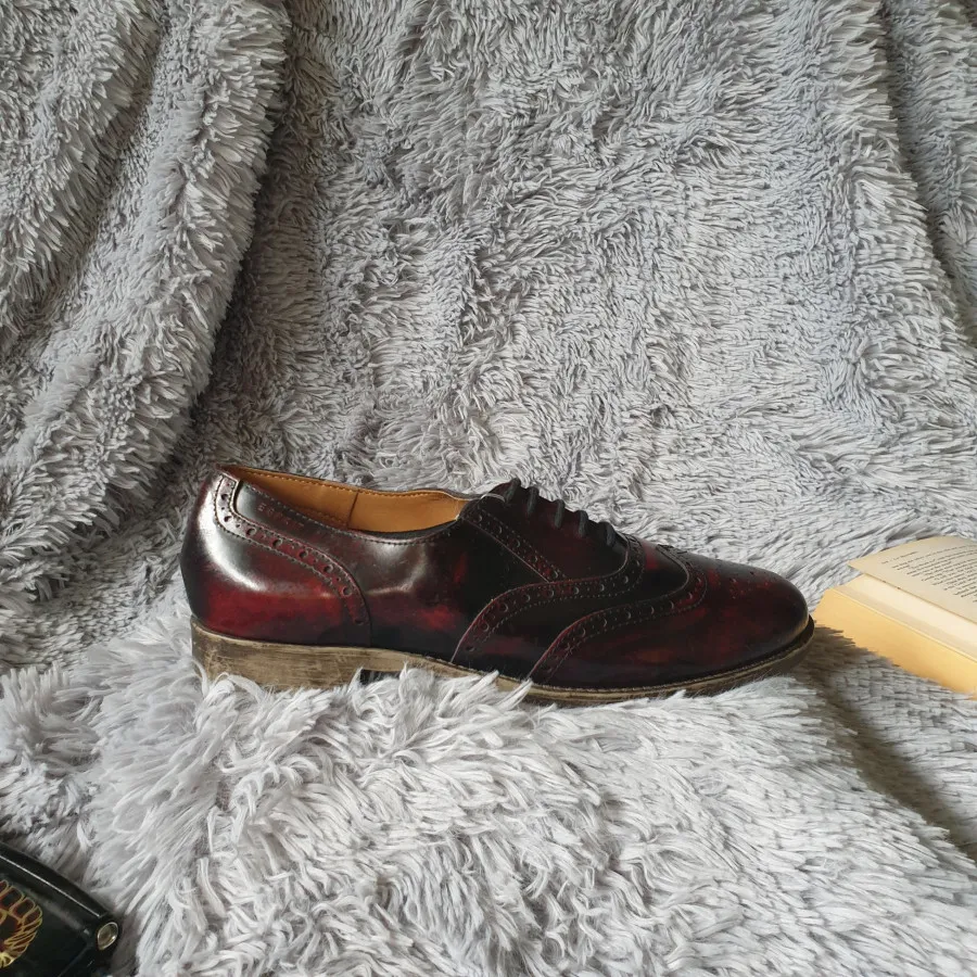 کفش بروژ قرمز چری