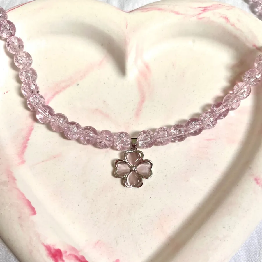 گردنبند گل صورتی