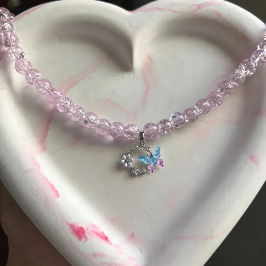 گردنبند پروانه وگل بابونه