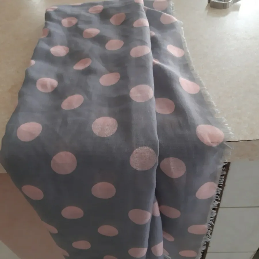 روسری کاملا نو