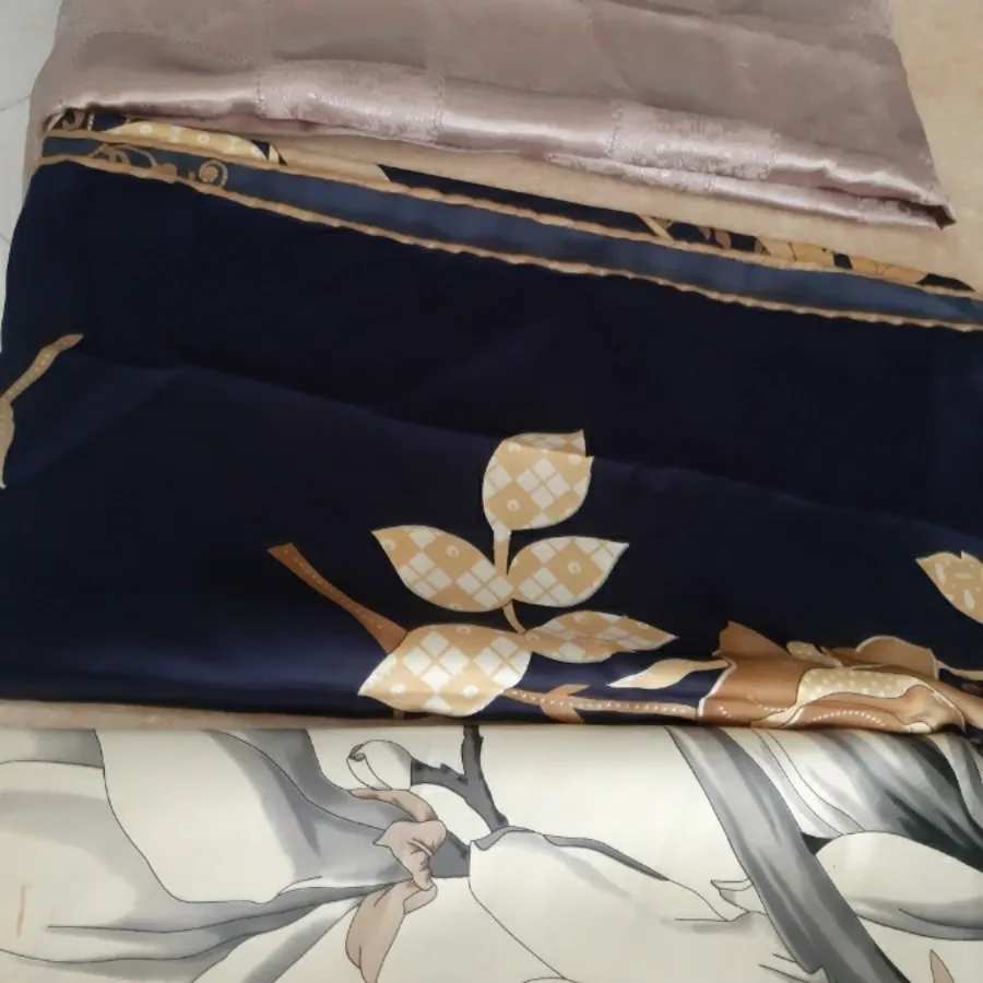 روسری کاملا نو