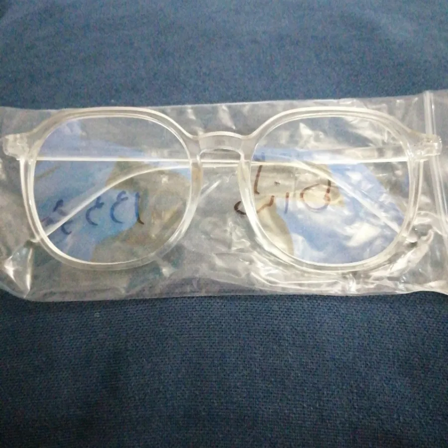 عینک بلوکات بی رنگ