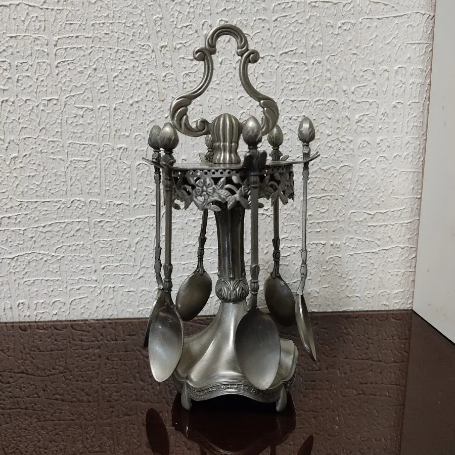 جا قاشقی بهمراه استند