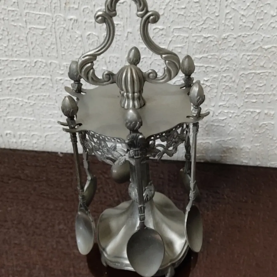 جا قاشقی بهمراه استند