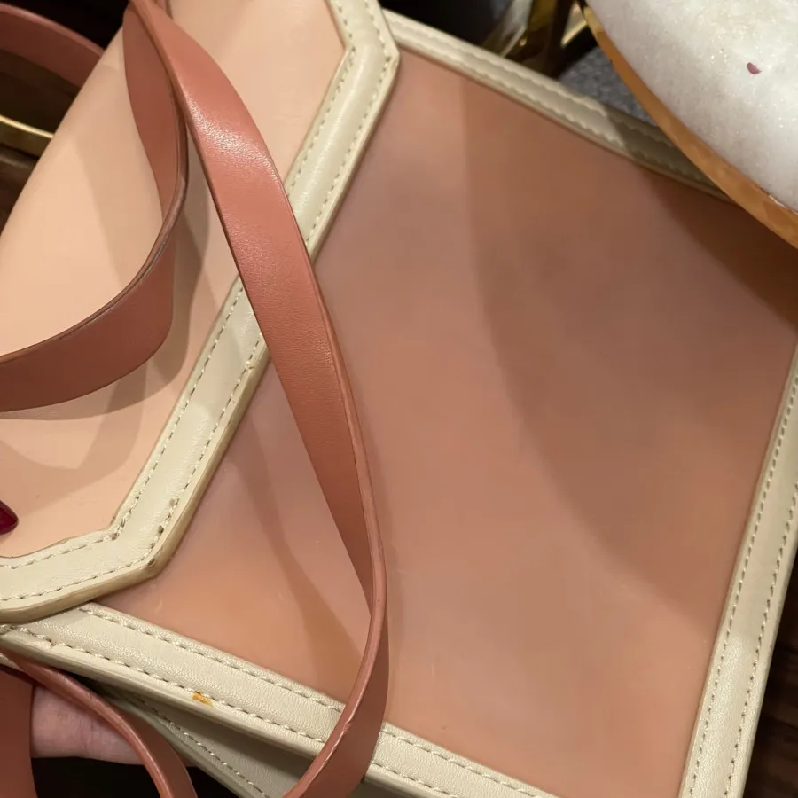 کیف دوشی چارلز اند کیس