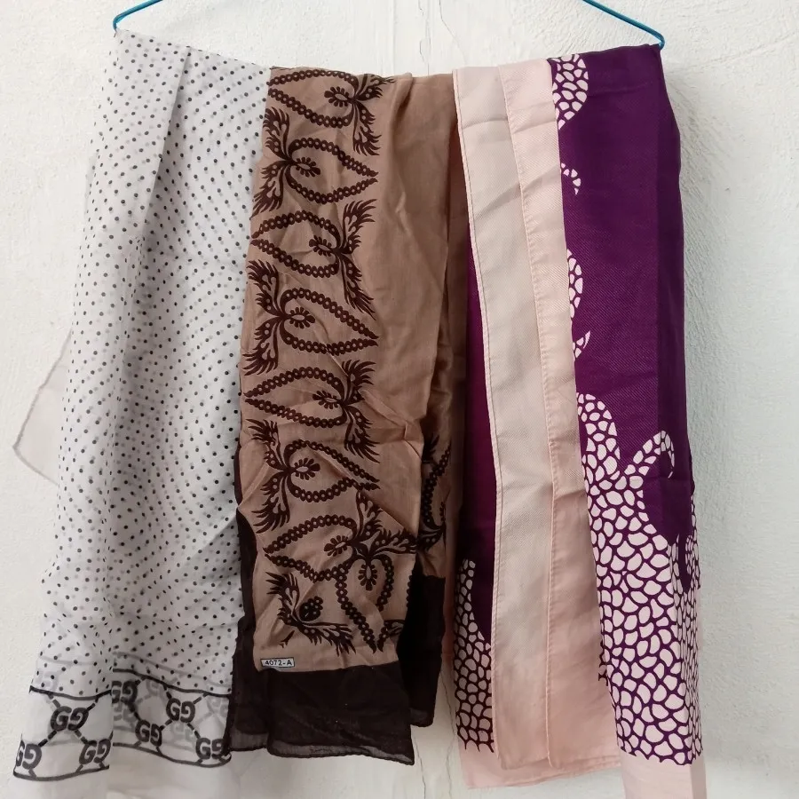 چند عدد روسری