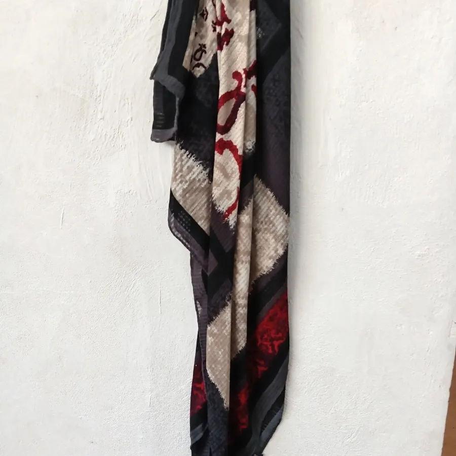 چند عدد روسری