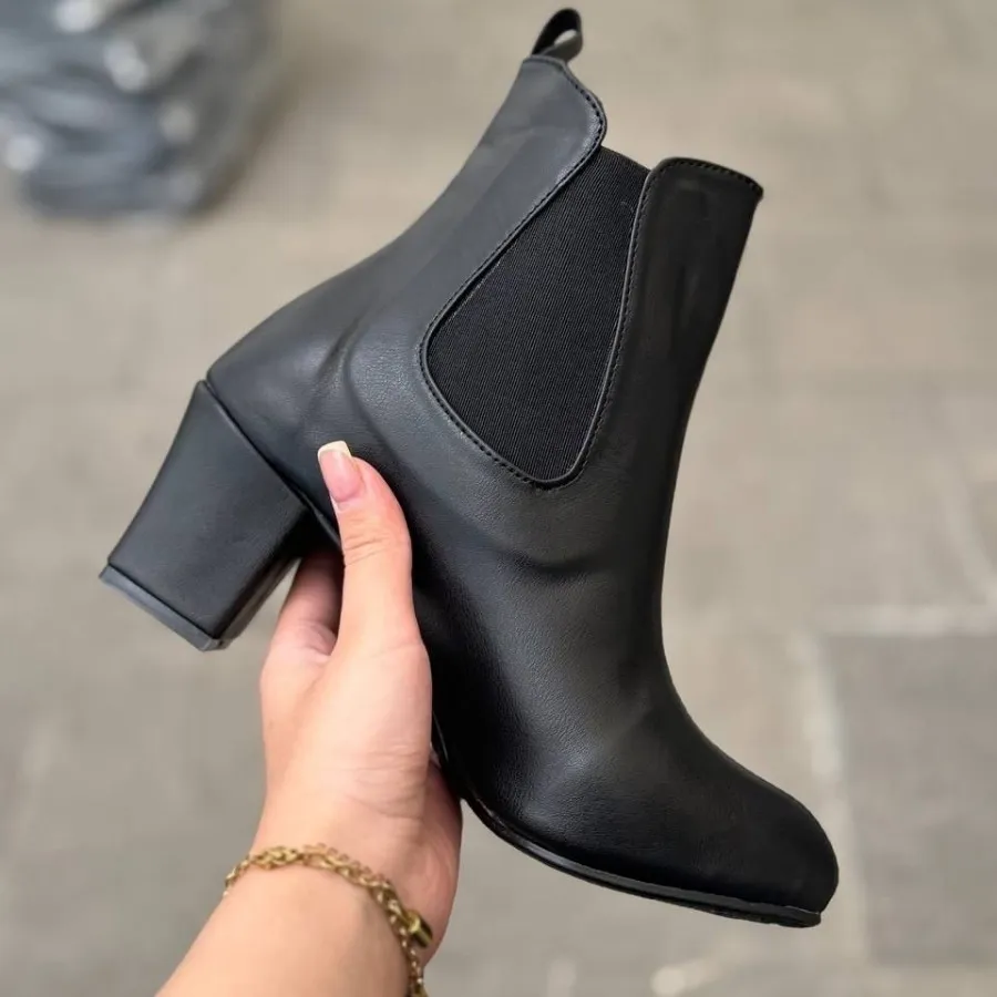 نیم بوت پاشنه دار