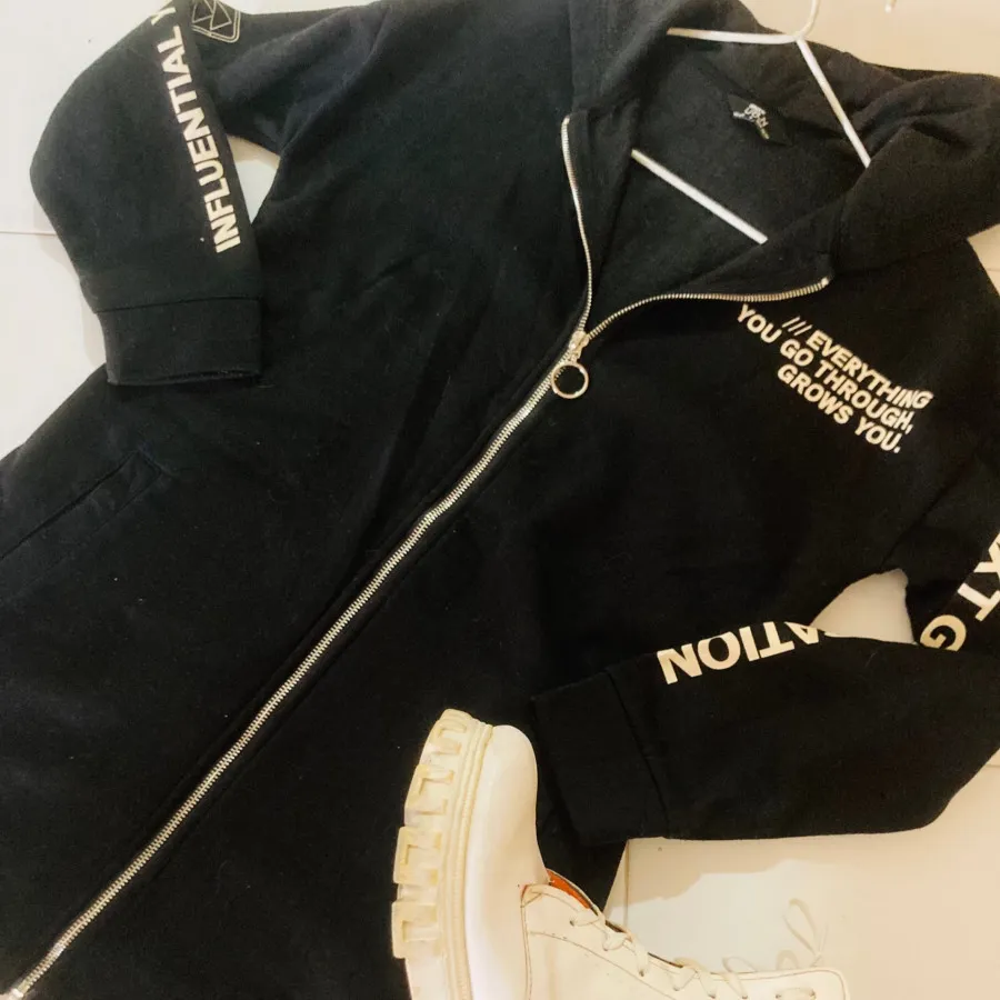 سویشرت داخل تو کرکی